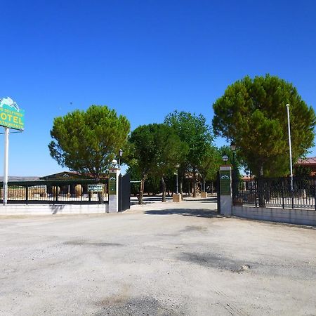 Alojamiento Rural Los Delfines Valdepeñas Esterno foto