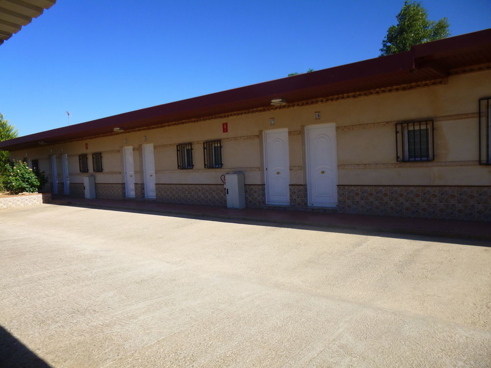 Alojamiento Rural Los Delfines Valdepeñas Esterno foto